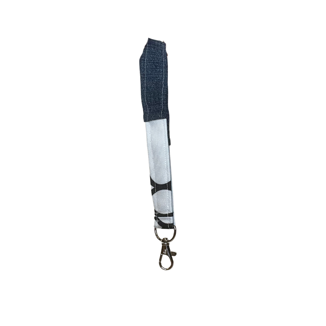 Keychain (black & white)